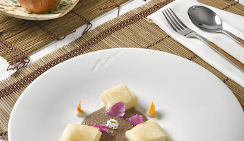 Raviolis de manzana con alubias y morcilla Raviolis de manzana con alubias y morcilla
