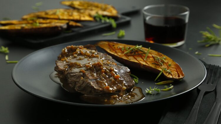 Una receta para preparar deliciosas carrilleras de ternera estofada