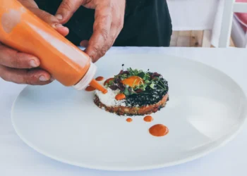 Descubre el secreto de su irresistible sabor: Cómo hacer salsa satay”